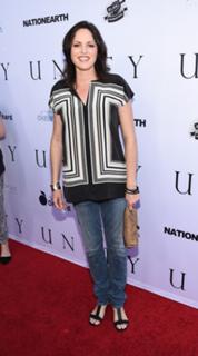 Jorja Fox feet photo thumbnail