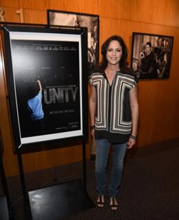 Jorja Fox feet photo thumbnail