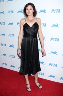 Jorja Fox feet photo thumbnail