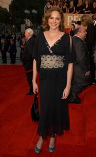 Jorja Fox feet photo thumbnail