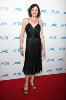Jorja Fox feet photo thumbnail