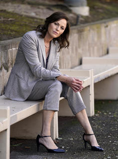 Jorja Fox feet photo thumbnail