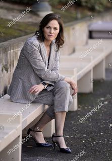 Jorja Fox feet photo thumbnail