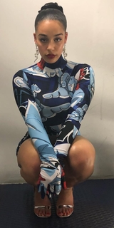 Jorja Smith feet photo thumbnail