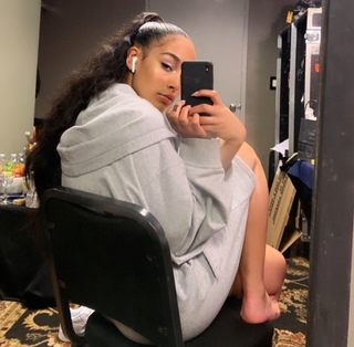 Jorja Smith feet photo thumbnail