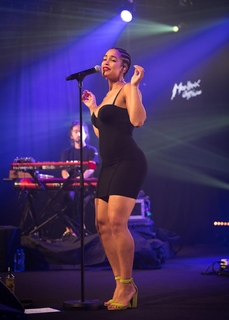 Jorja Smith feet photo thumbnail