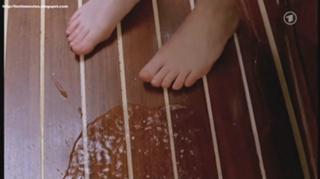 Josefine Preuß feet photo thumbnail