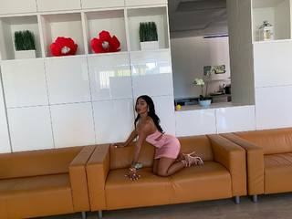 Joseline Hernandez feet photo thumbnail