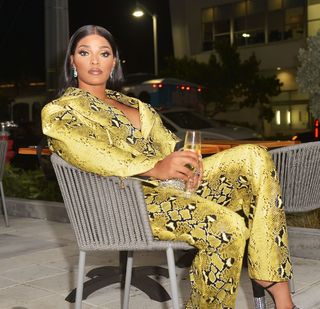 Joseline Hernandez feet photo thumbnail