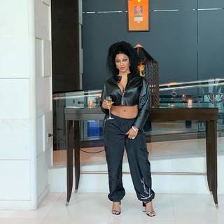 Joseline Hernandez feet photo thumbnail