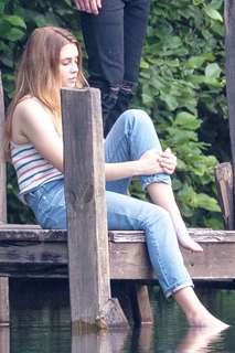 Josephine Langford feet photo thumbnail