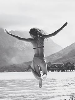 Josephine Skriver feet photo thumbnail