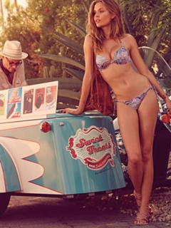 Josephine Skriver feet photo thumbnail