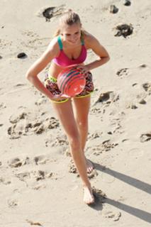 Josephine Skriver feet photo thumbnail