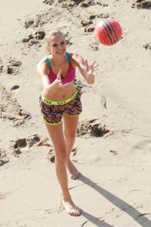 Josephine Skriver feet photo thumbnail