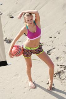 Josephine Skriver feet photo thumbnail