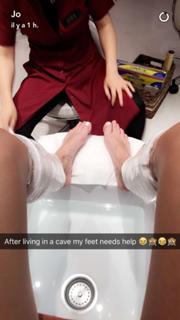 Josephine Skriver feet photo thumbnail