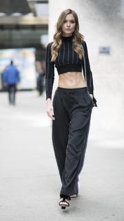 Josephine Skriver feet photo thumbnail