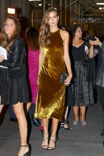 Josephine Skriver feet photo thumbnail