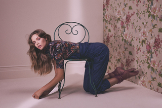 Josephine Skriver feet photo thumbnail