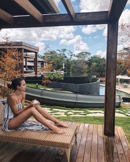 Josephine Skriver feet photo thumbnail