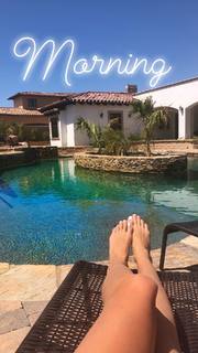 Josephine Skriver feet photo thumbnail