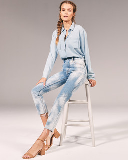 Josephine Skriver feet photo thumbnail