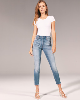 Josephine Skriver feet photo thumbnail