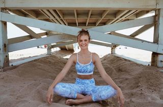 Josephine Skriver feet photo thumbnail