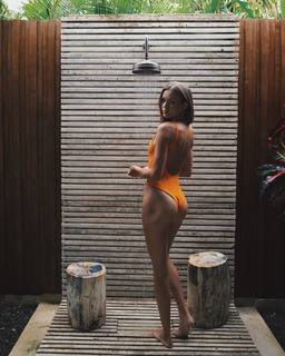 Josephine Skriver feet photo thumbnail