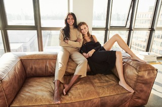 Josephine Skriver feet photo thumbnail