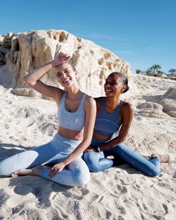 Josephine Skriver feet photo thumbnail