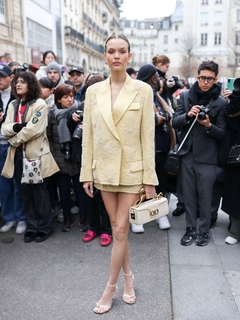 Josephine Skriver feet photo thumbnail
