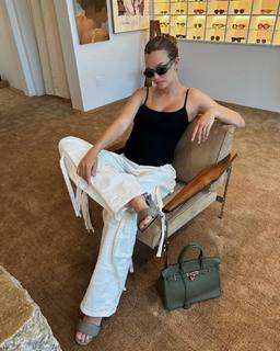 Josephine Skriver feet photo thumbnail