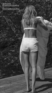 Josephine Skriver feet photo 5