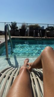 Josephine Skriver feet photo 1