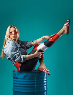 Josephine Wendel feet photo thumbnail