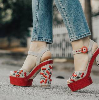 Josephine Wendel feet photo thumbnail