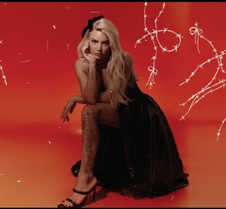 Josephine Wendel feet photo thumbnail