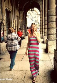 Josie Davis feet photo thumbnail