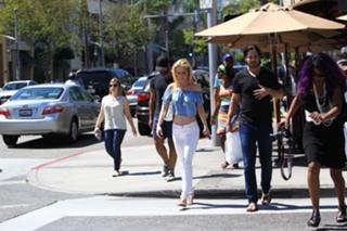 Josie Davis feet photo thumbnail