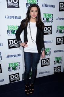 Josie Loren feet photo thumbnail