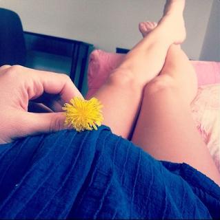 Josie Maran feet photo thumbnail