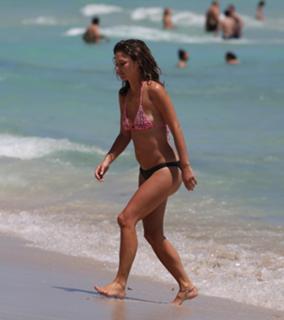 Josie Maran feet photo thumbnail