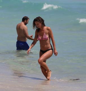 Josie Maran feet photo thumbnail