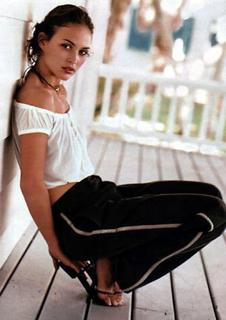 Josie Maran feet photo thumbnail