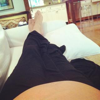 Josie Maran feet photo thumbnail