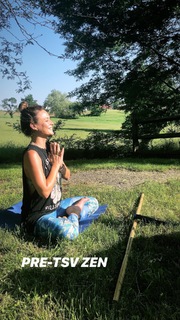 Josie Maran feet photo thumbnail