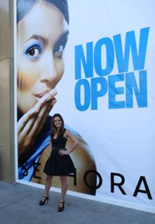 Josie Maran feet photo thumbnail