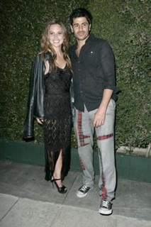 Josie Maran feet photo thumbnail